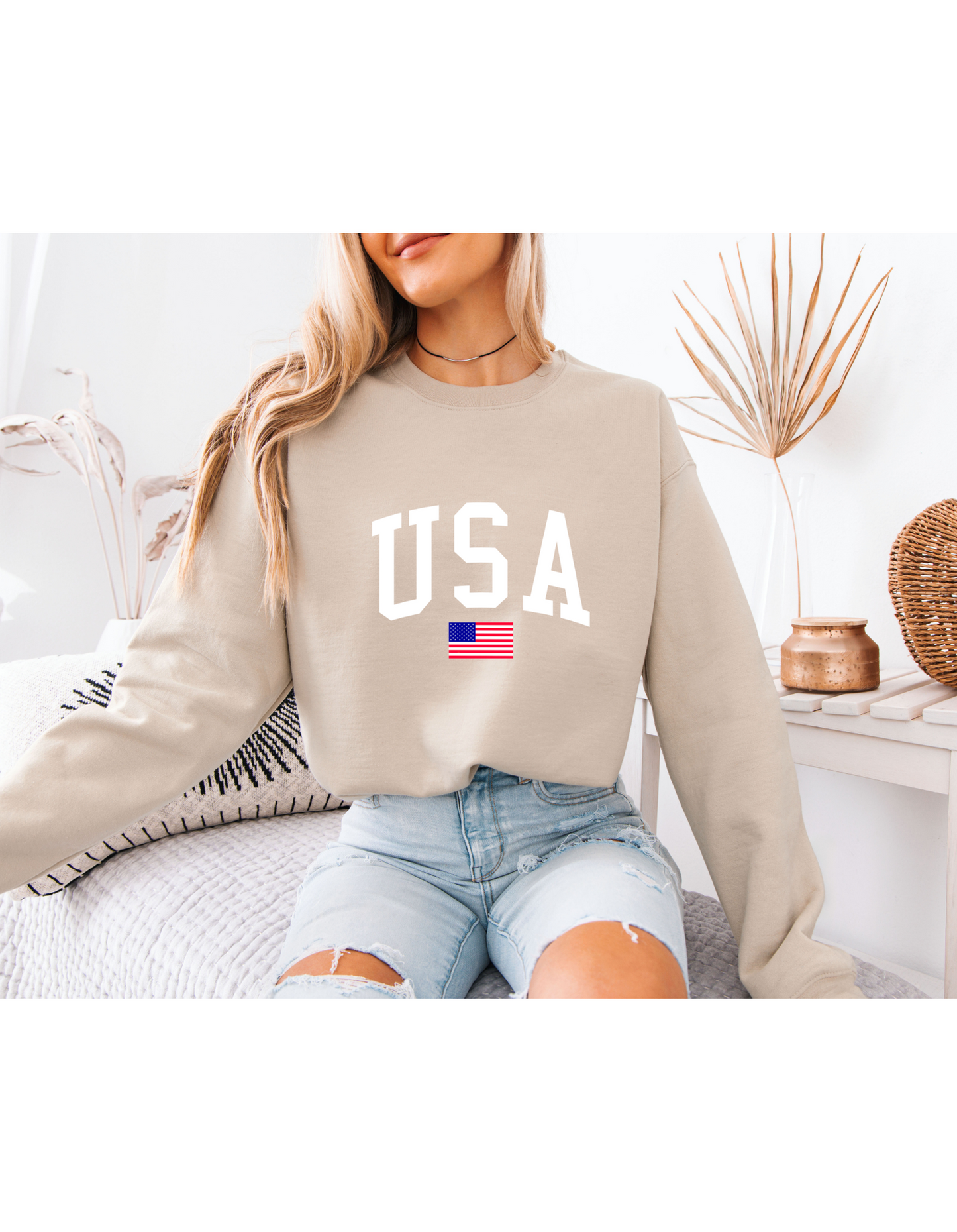 USA Crewneck Sweatshirt, American Flag Graphic Sweatshirt, Oversized USA Pullover, Patriotic Sweatshirt for Women, Minimalist USA Sweater