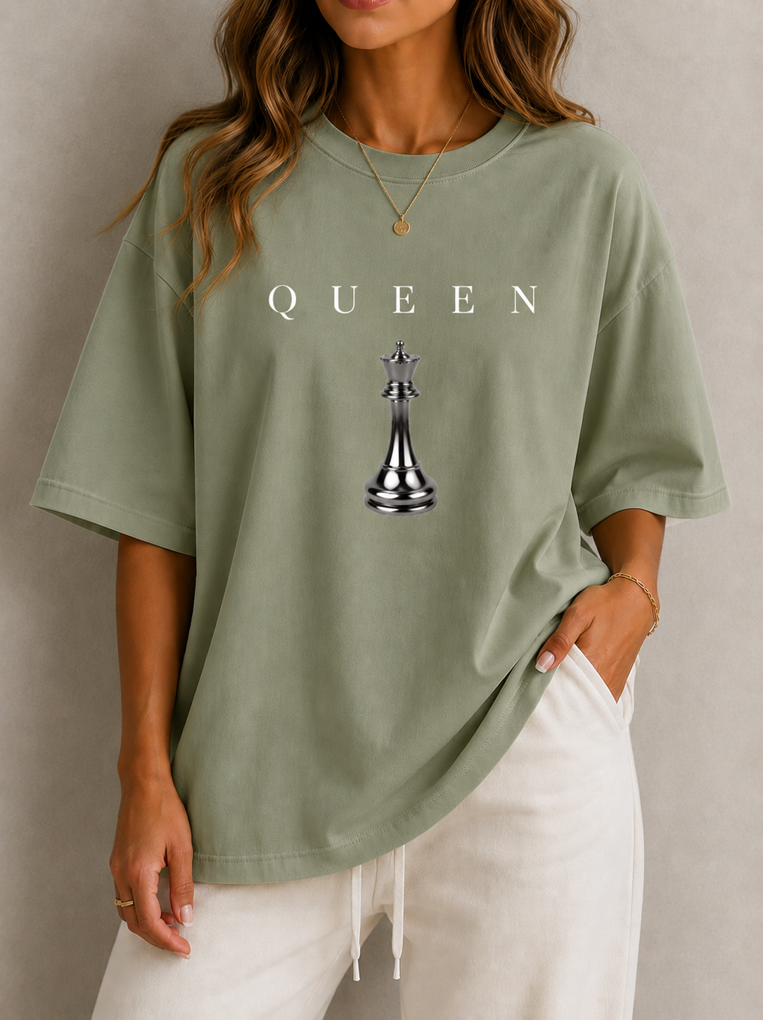 QUEEN Oversized T-Shirt Women’s Minimal Chess Graphic Tee Luxury Streetwear Queen Shirt