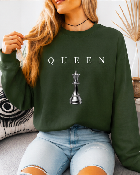 QUEEN Oversized Sweatshirt Women’s Minimal Chess Graphic Crewneck Luxury Streetwear Pullover