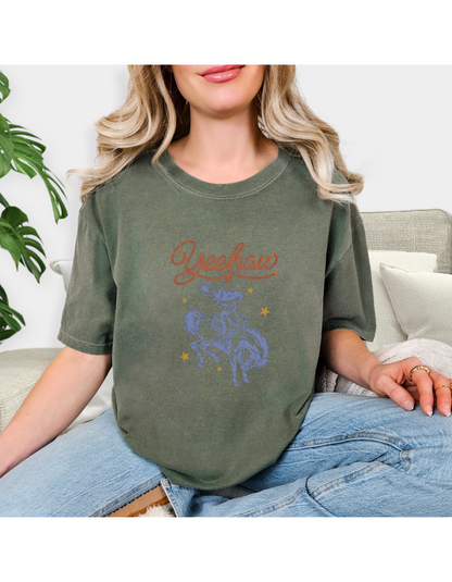 Western Yeehaw Graphic T-Shirt, Retro Cowboy Tee, Vintage Rodeo Shirt, Country Concert Outfit, Cowgirl Aesthetic Graphic Tee for Women